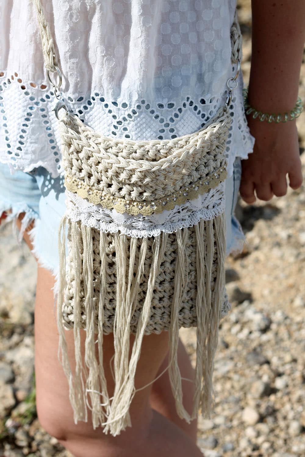 30-adorable-design-ideas-for-crocheted-hand-bags-new-2019
