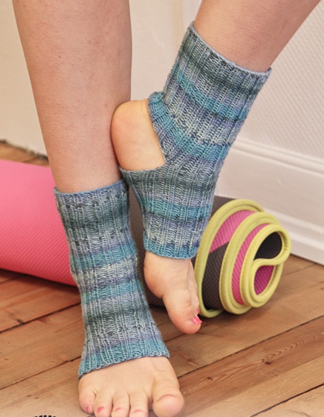Get a Grip Yoga Sock / DROPS 117-27 - Free knitting patterns by