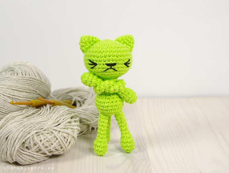 free-pattern-tiny-long-legged-cat-2021