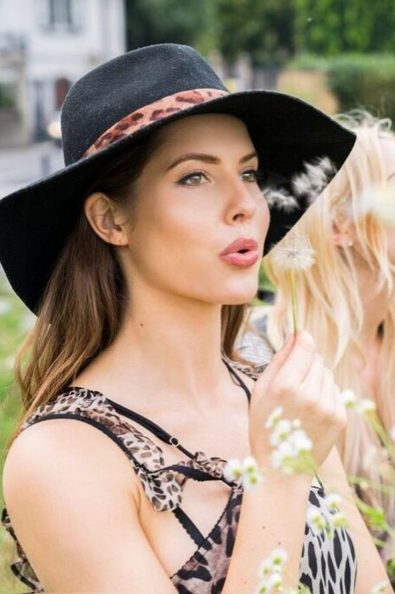 spring-summer-hats-this-stylish-45-beach-hat-will-help-protect-you-from-the-sun-new-2019